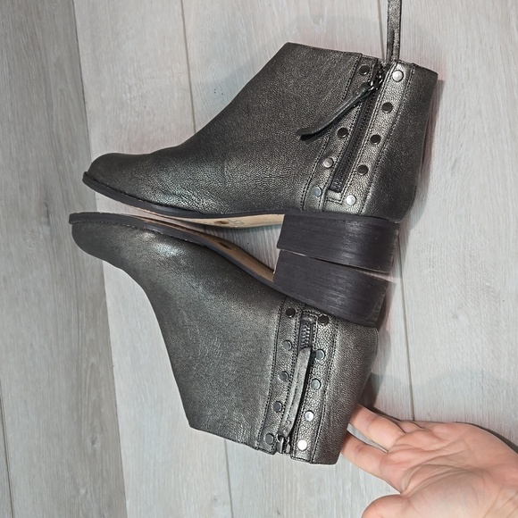 Vince Camuto Women Catile Leather Ankle Heels Boots shoes sz 10M - Picture 7 of 12